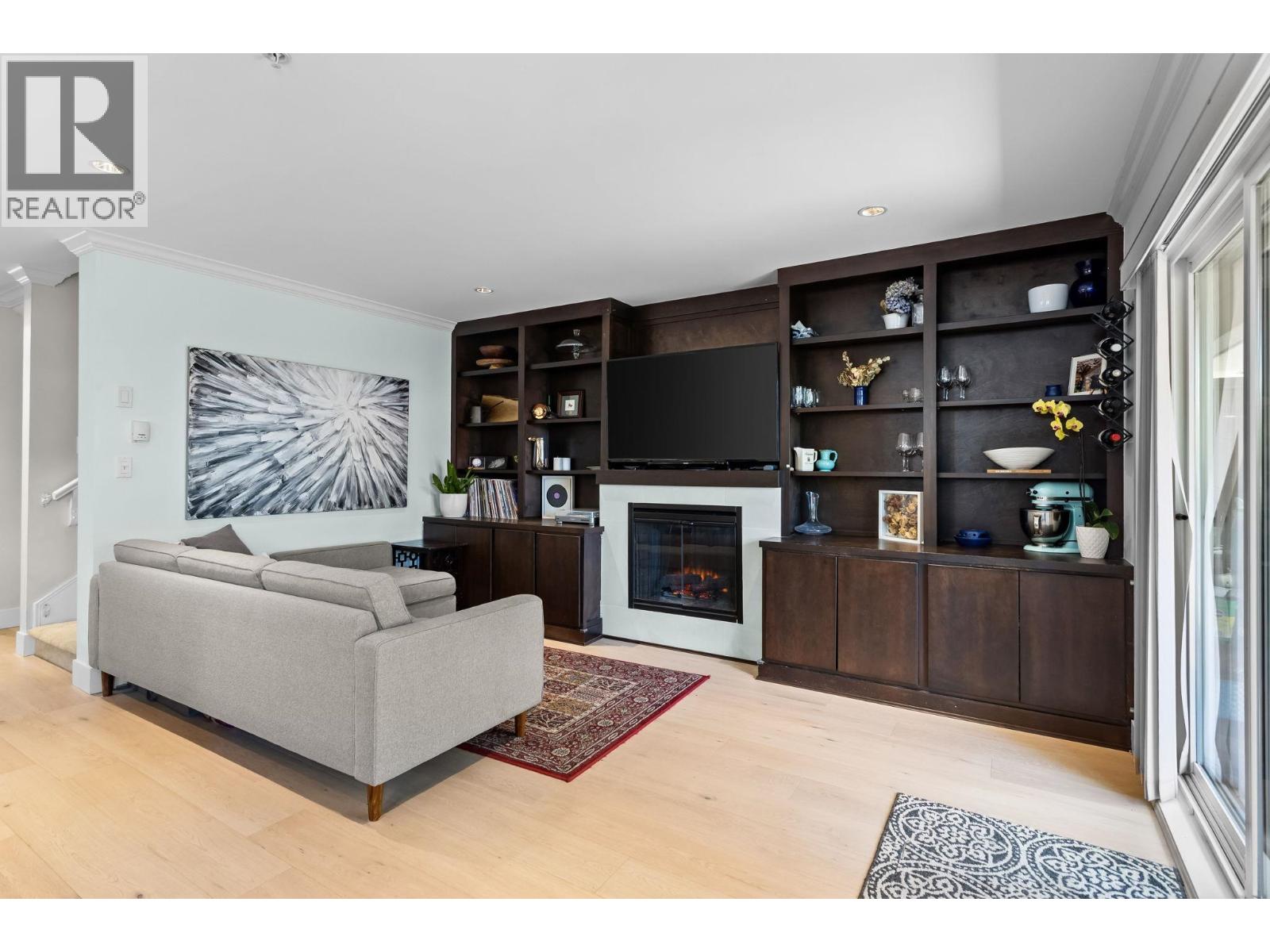 1121 ST. ANDREWS AVENUE, North Vancouver — photo 3