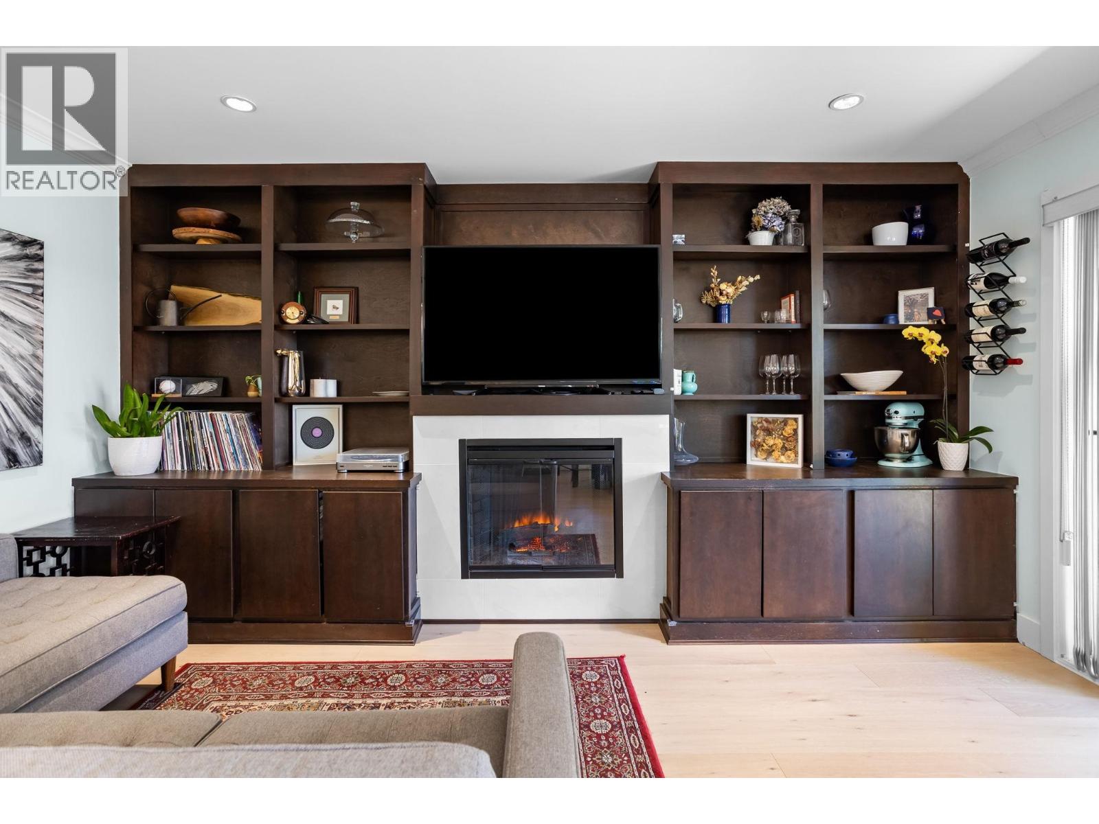 1121 ST. ANDREWS AVENUE, North Vancouver — photo 4