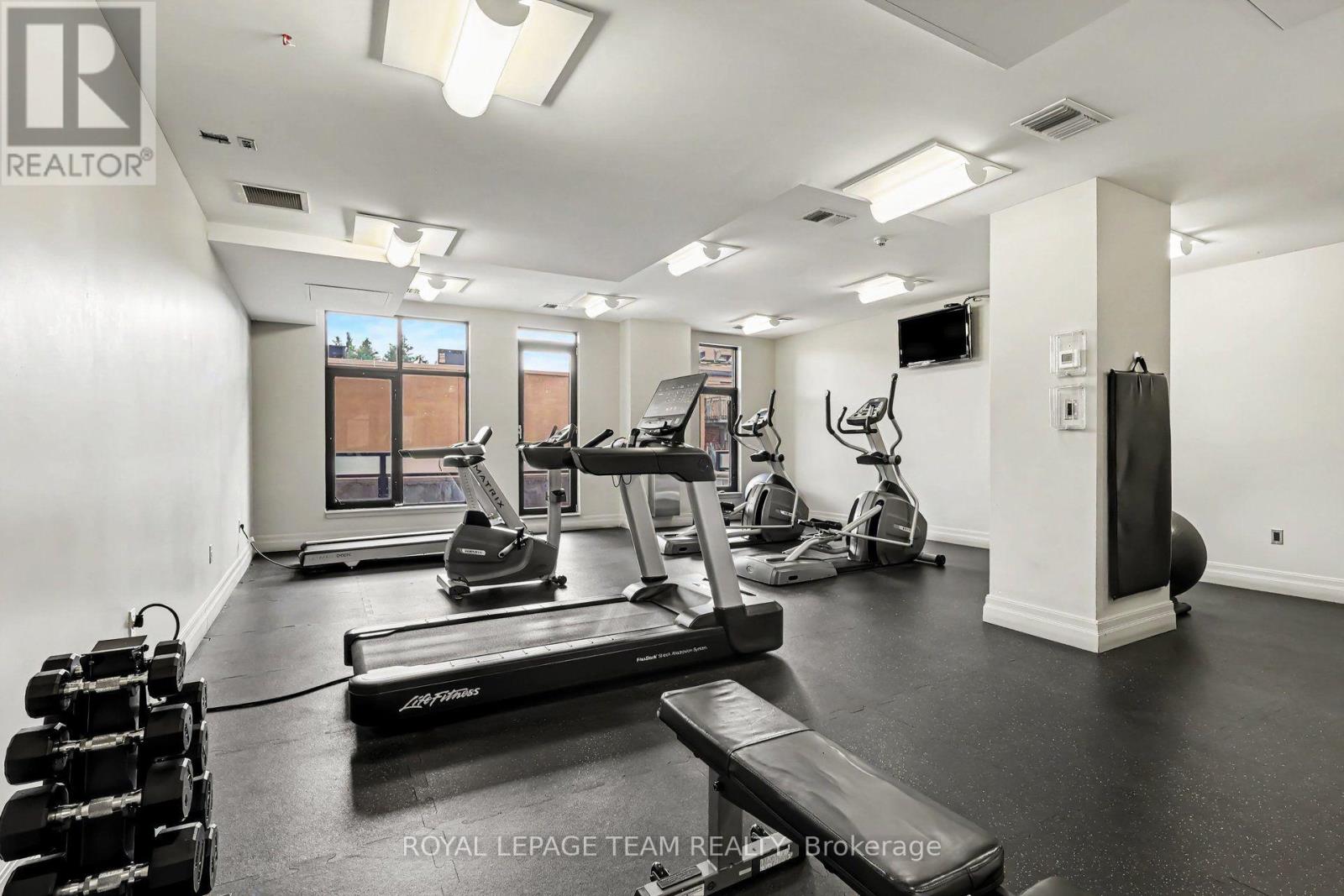 #405 330 LORETTA AVENUE S - 24