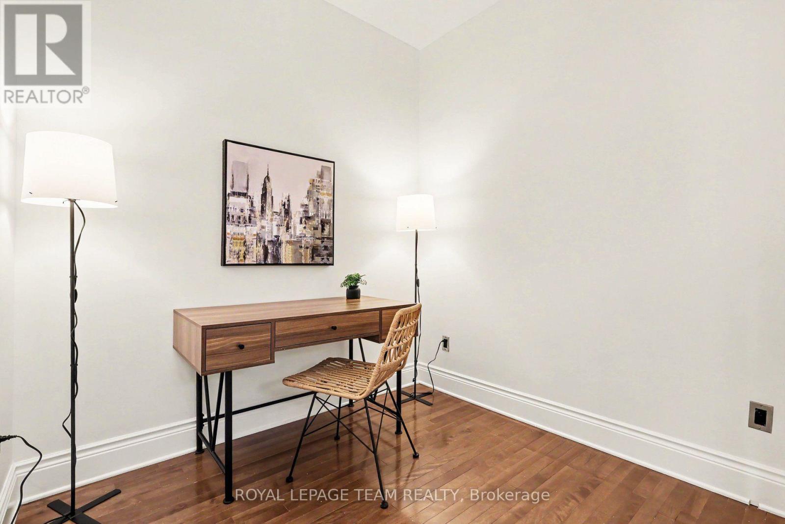 #405 330 LORETTA AVENUE S - 4