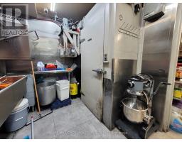 2399 Cawthra Road, Mississauga, ON L5A2W9 Photo 8