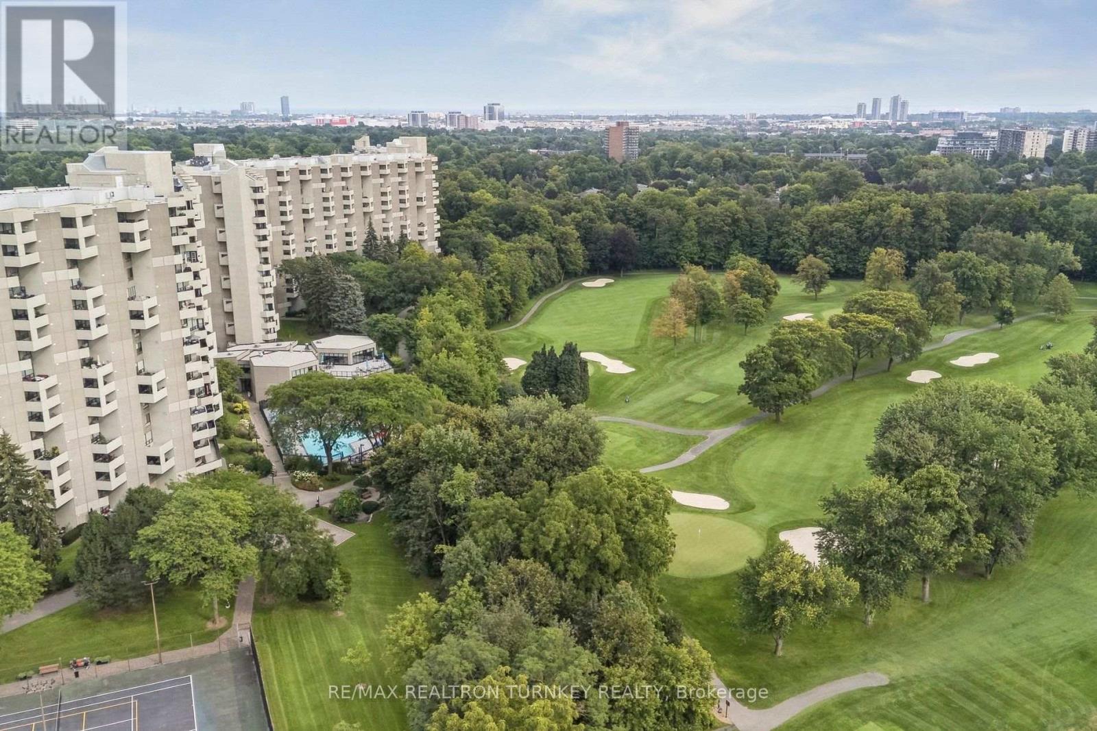 A12 - 296 MILL ROAD, Toronto (Markland Wood) — photo 1