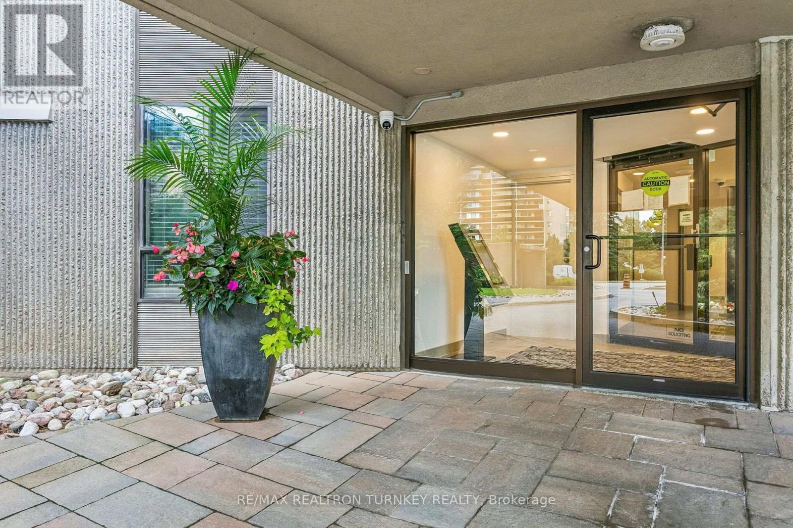 A12 - 296 MILL ROAD, Toronto (Markland Wood) — photo 7