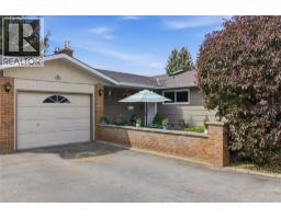 Full bathroom - 869 Mckenzie Road, Kelowna, BC V1X2B4 Photo 12
