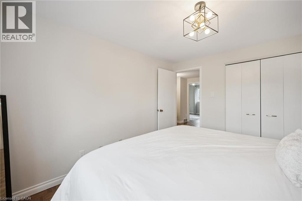 37 SHADELAND Crescent - 23