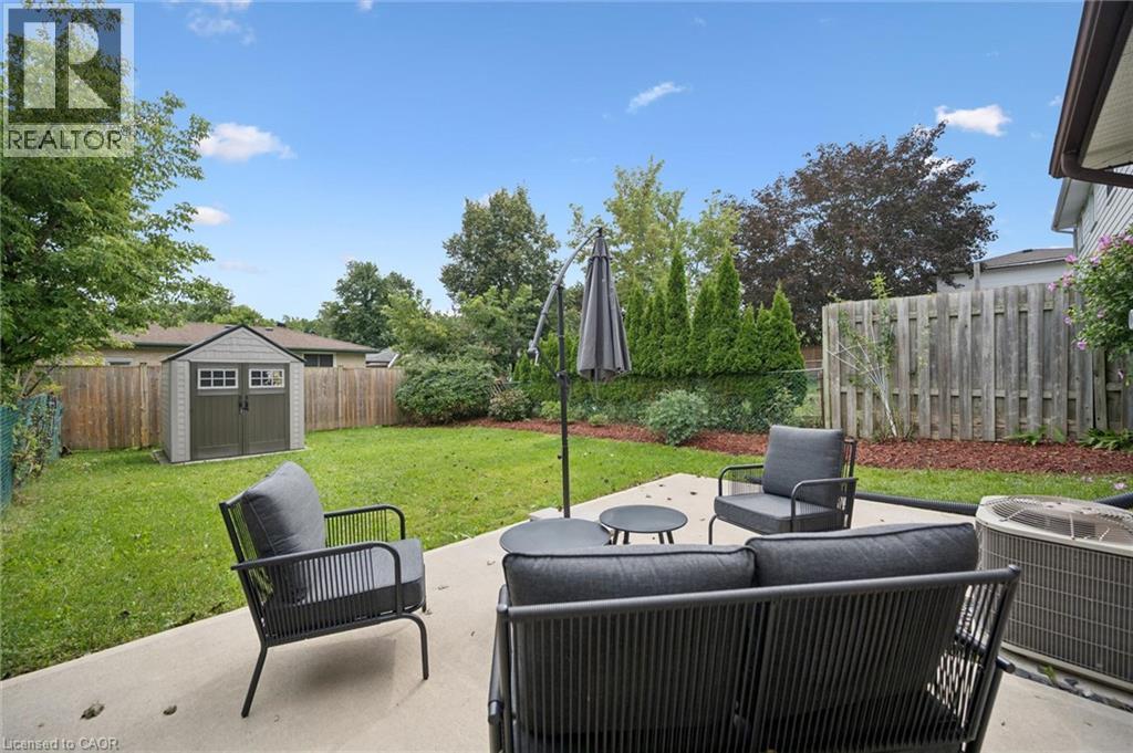37 SHADELAND Crescent - 32