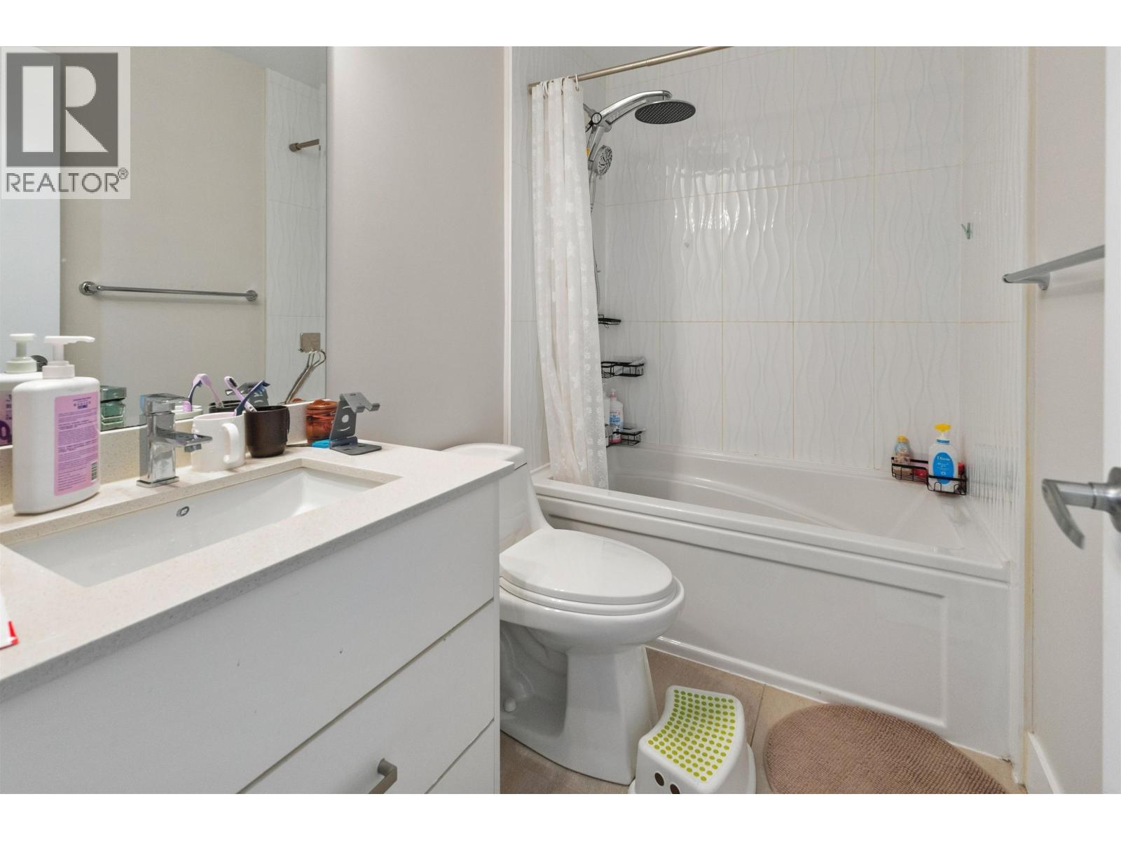 102 809 FOURTH AVENUE, New Westminster