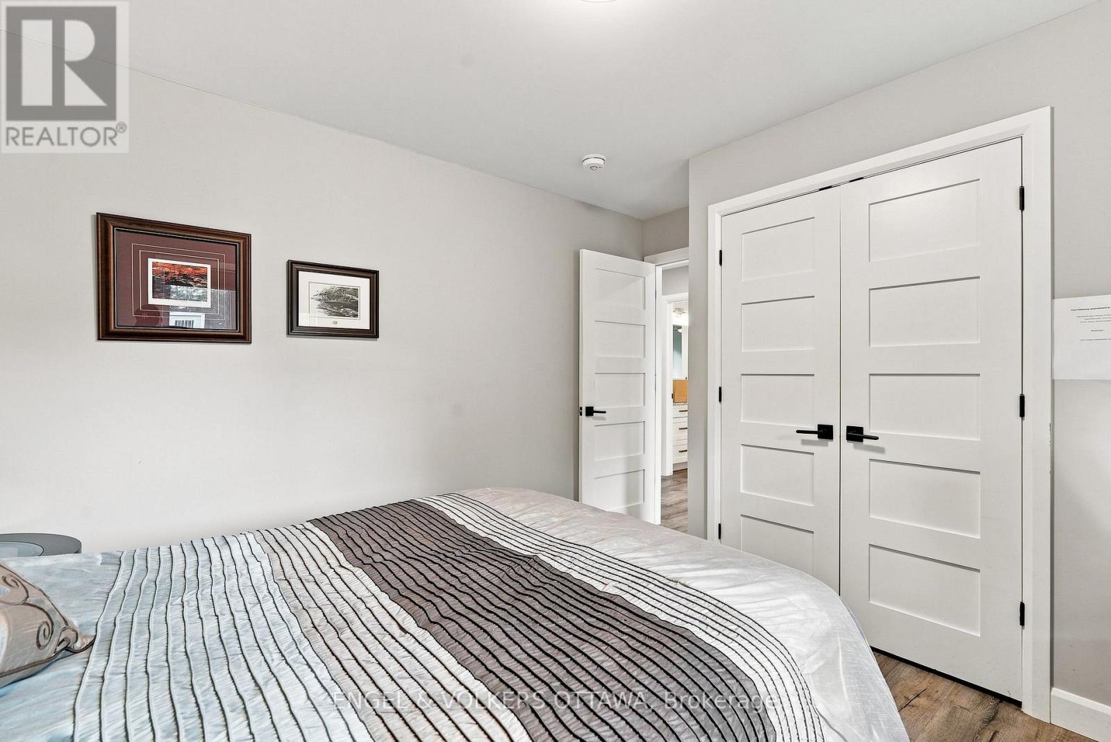 1760B RIVER ROAD - 33