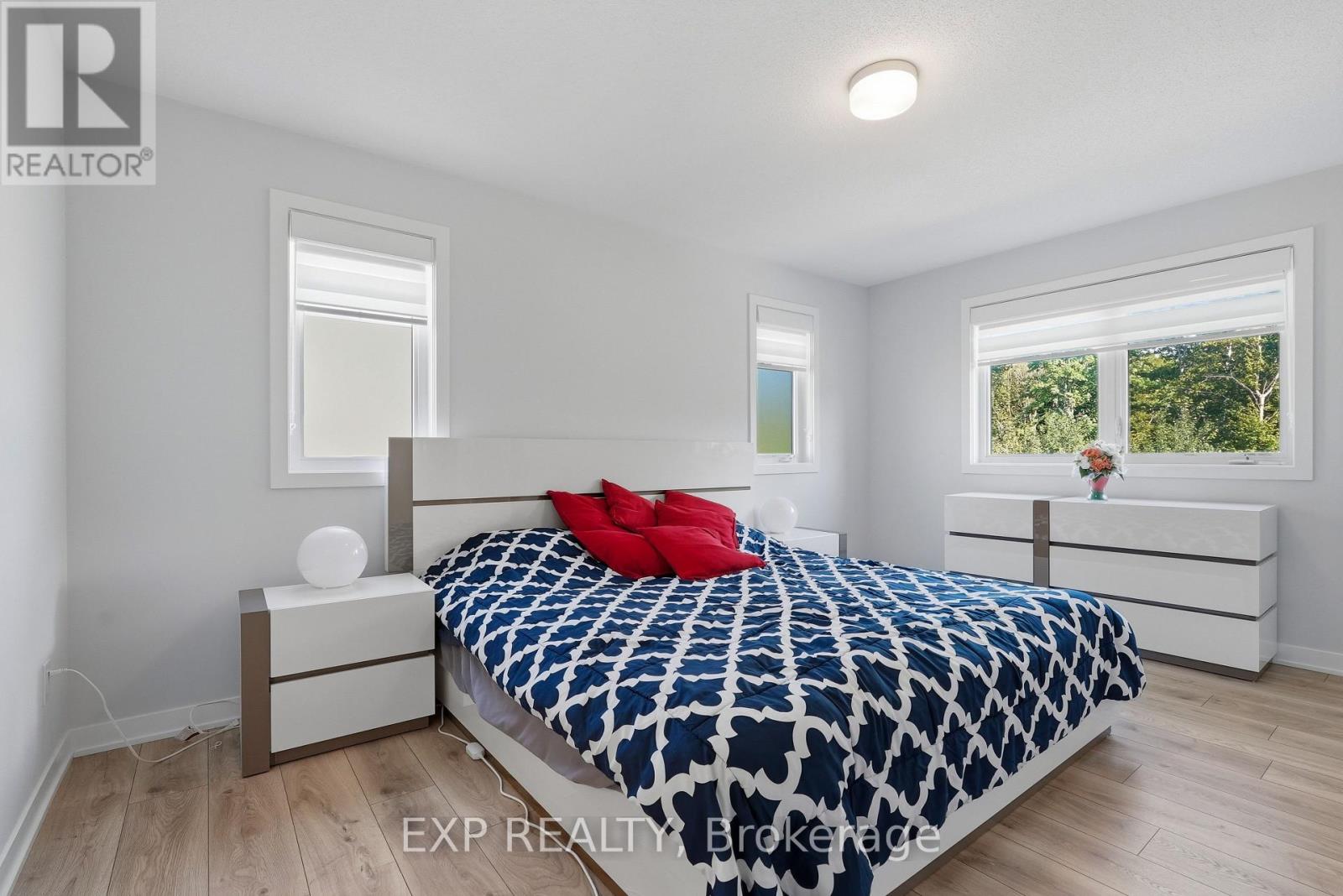 256 BILLRIAN CRESCENT - Image 23