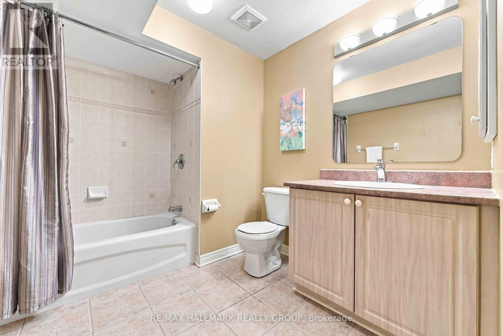 3 Bed, 3 Bath House for Sale in Ottawa – 121 BARTLETT PRIVATE, Ottawa – MLS# X13763966 - Image 34