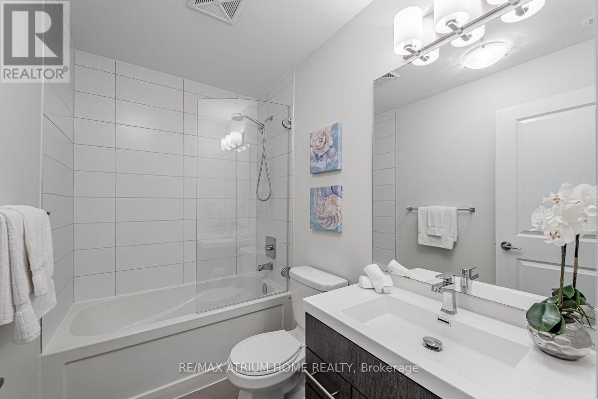 #18 780 SHEPPARD AVENUE E - 16