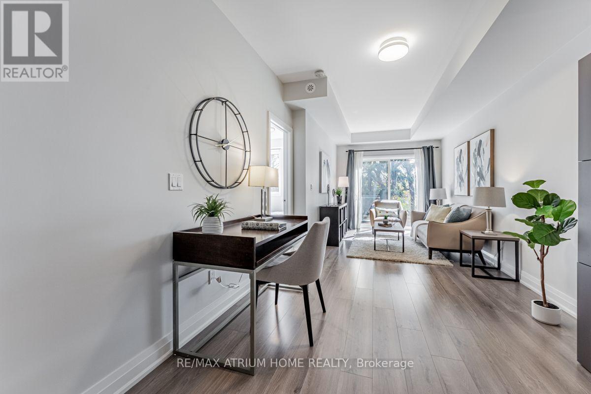 #18 780 SHEPPARD AVENUE E - 6