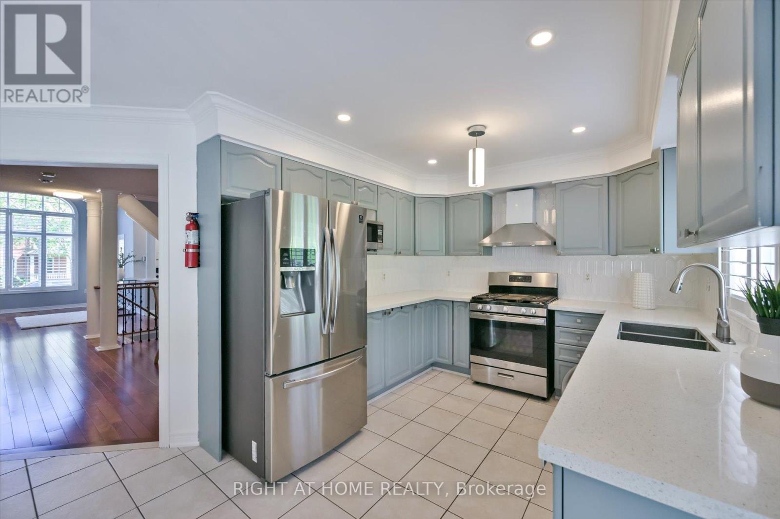 57 HOPKINSON CRESCENT - 14