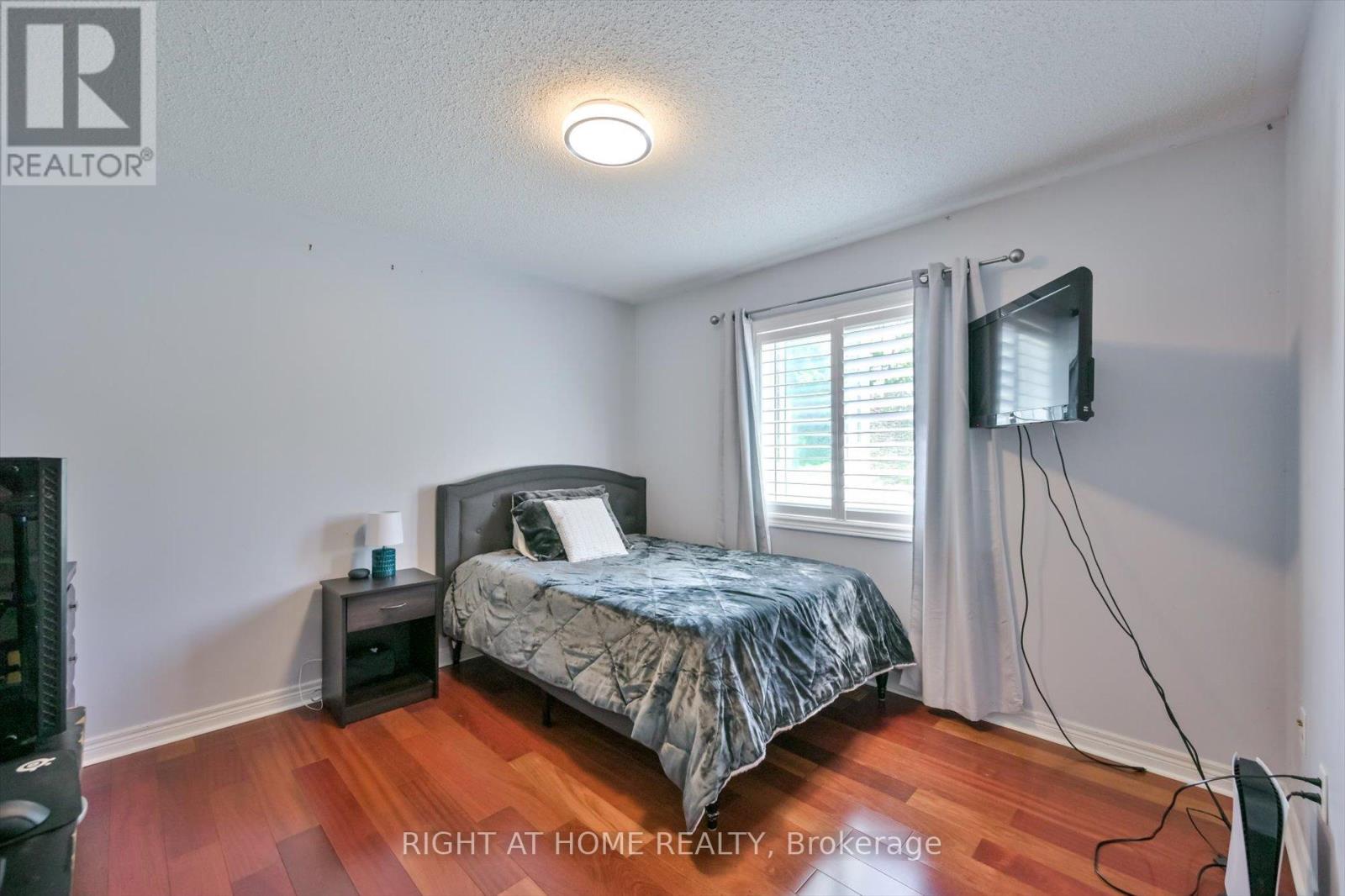 57 HOPKINSON CRESCENT - 33