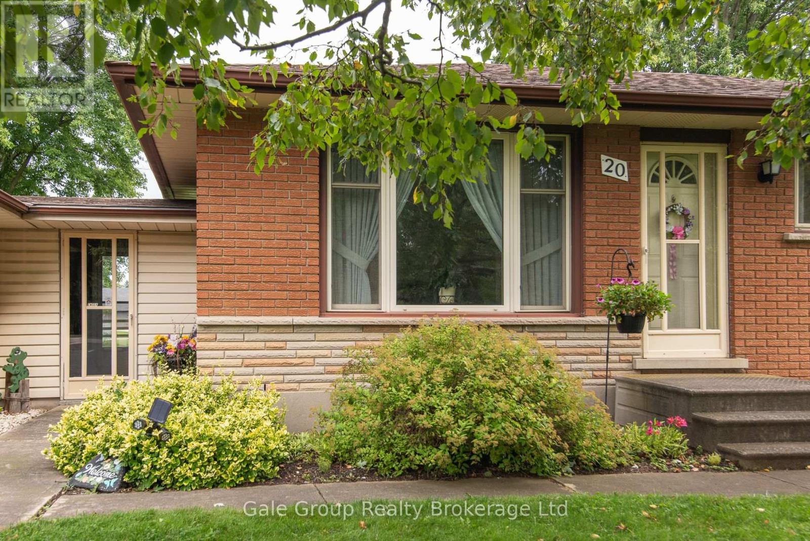 20 GEORGE STREET E, East Zorra-Tavistock (Innerkip) — photo 2