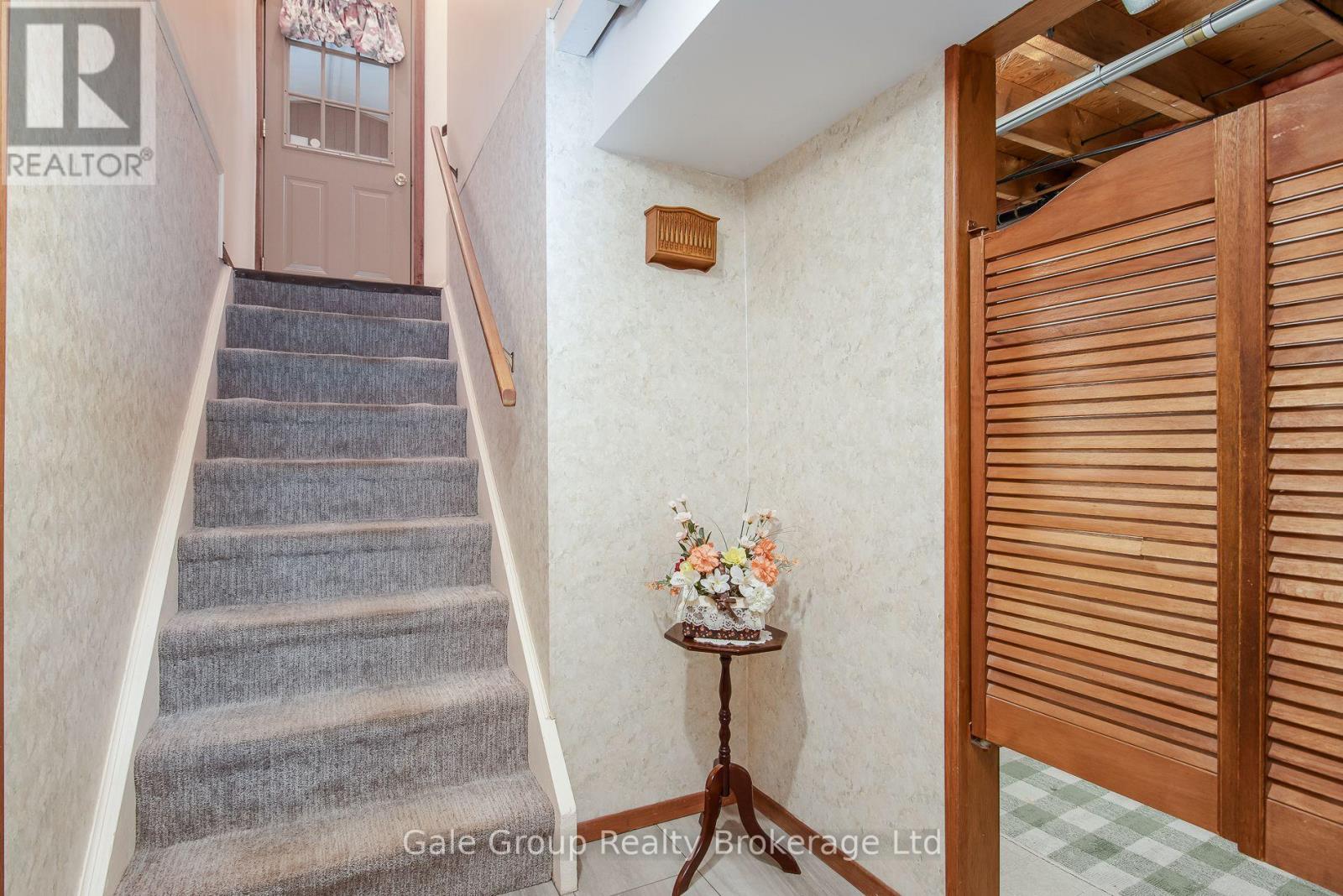 20 GEORGE STREET E - 24