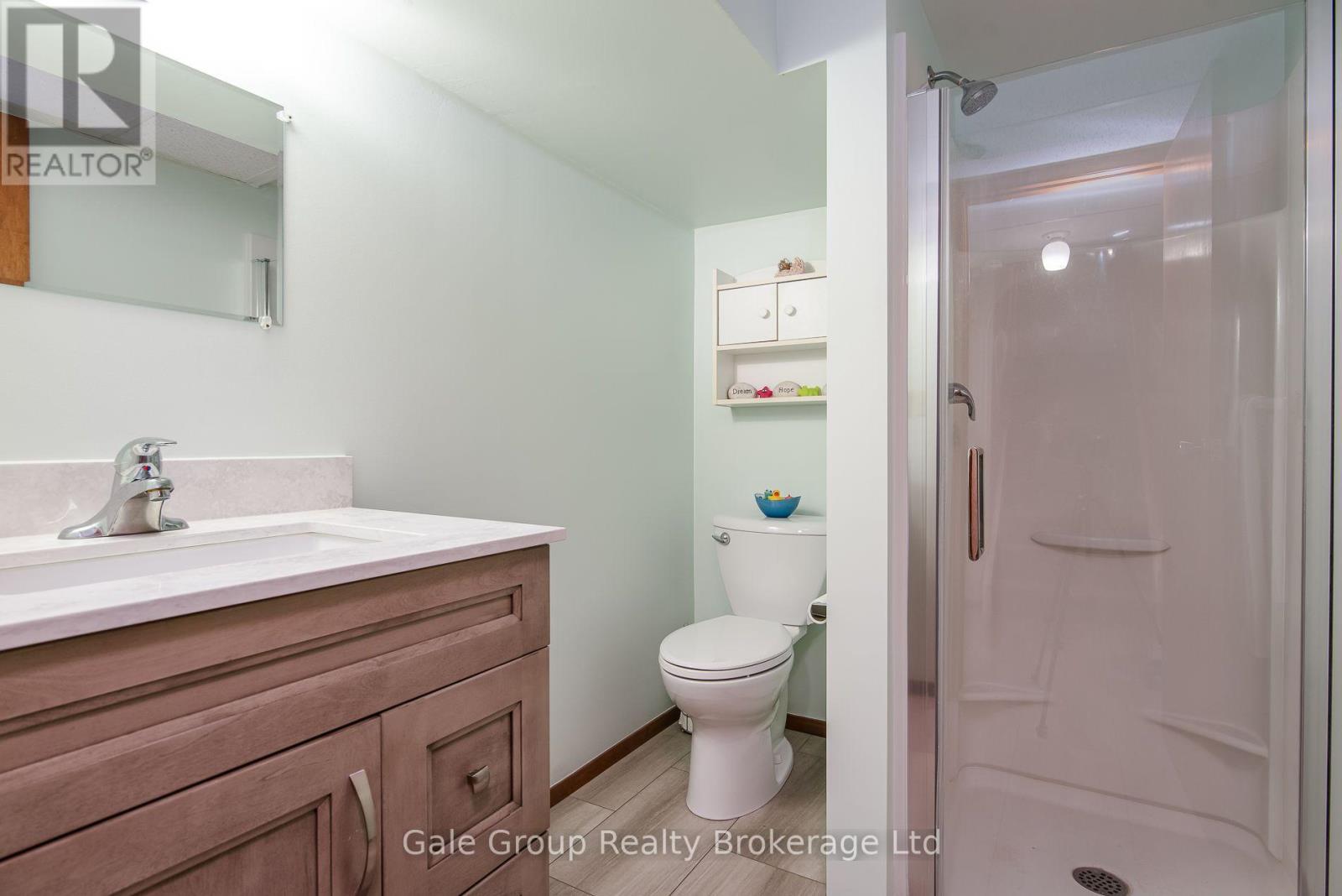 20 GEORGE STREET E - 25