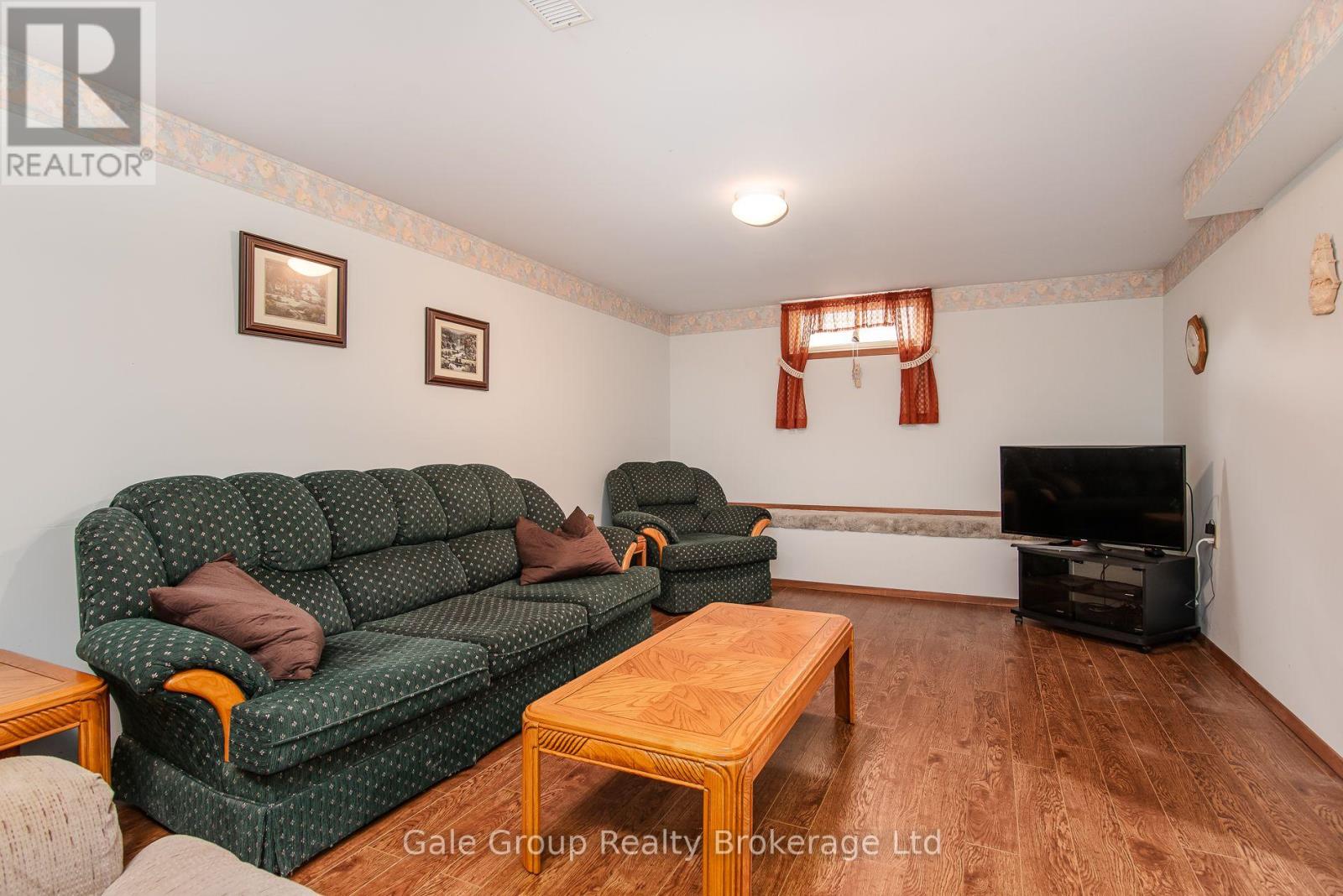 20 GEORGE STREET E - 28