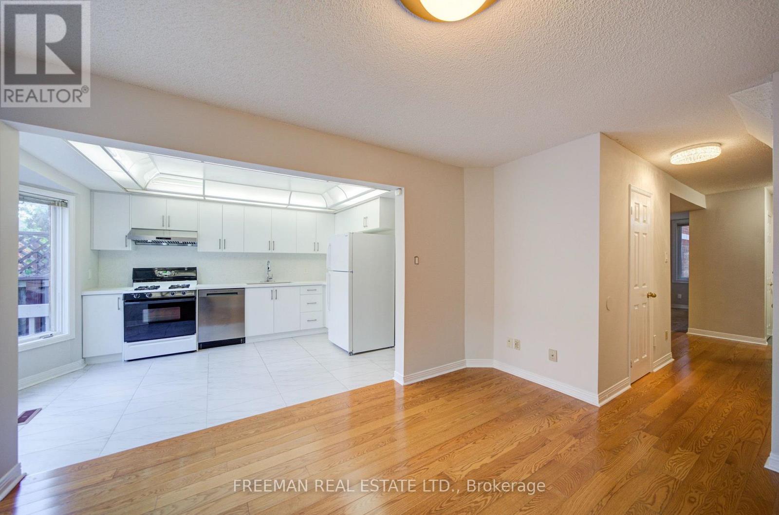 107 BROWNSTONE CIRCLE - 12