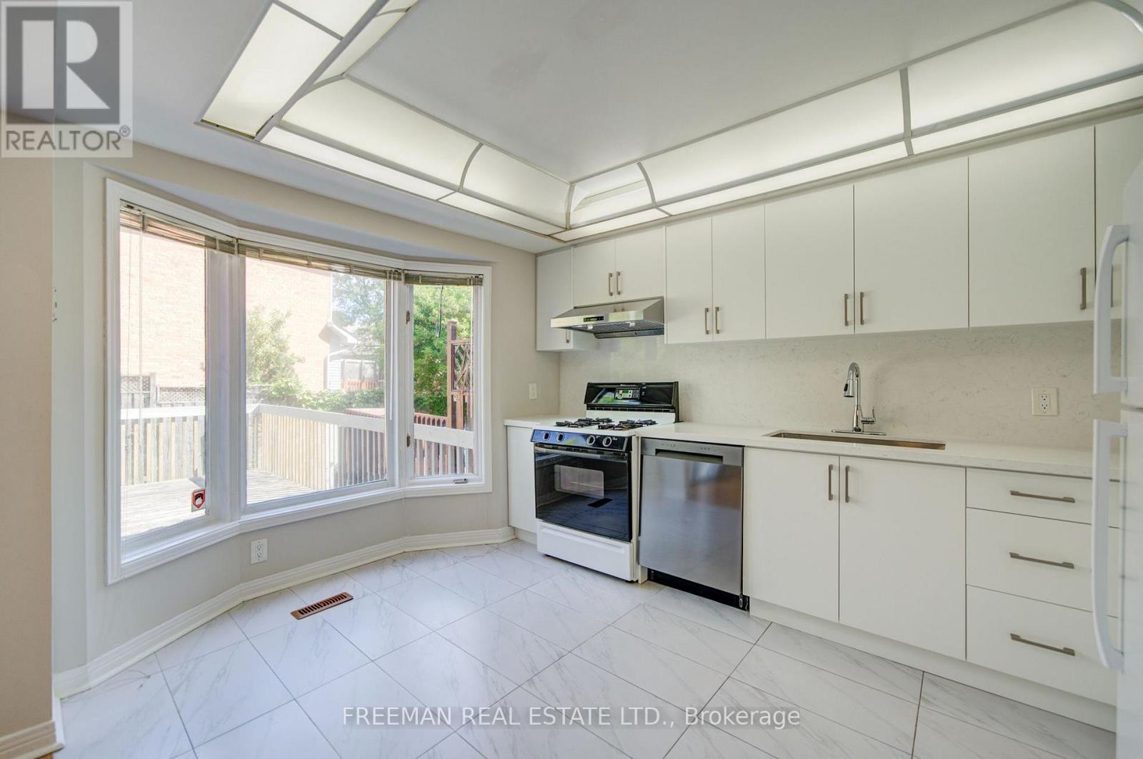 107 BROWNSTONE CIRCLE - 14