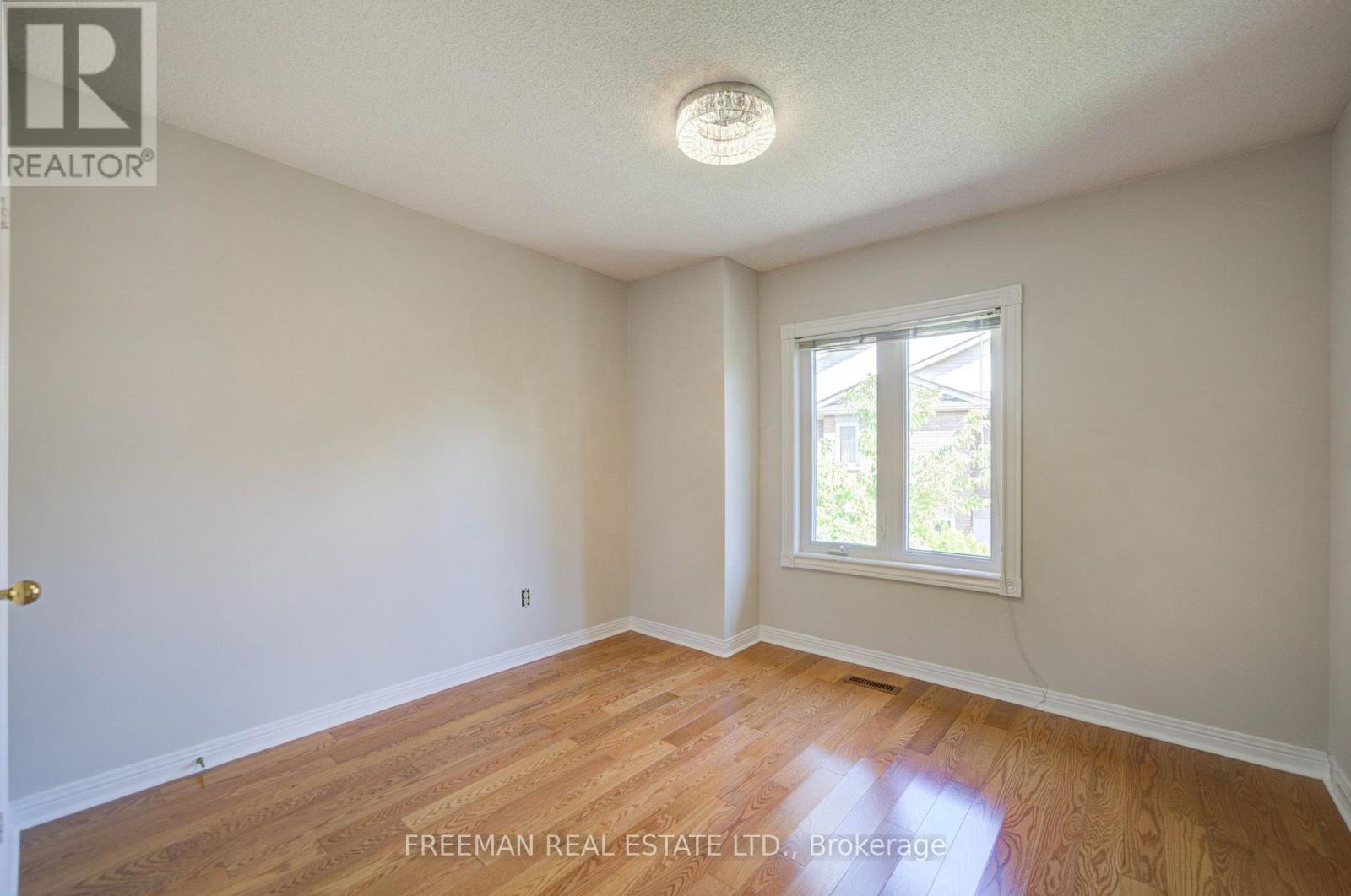 107 BROWNSTONE CIRCLE - Image 27