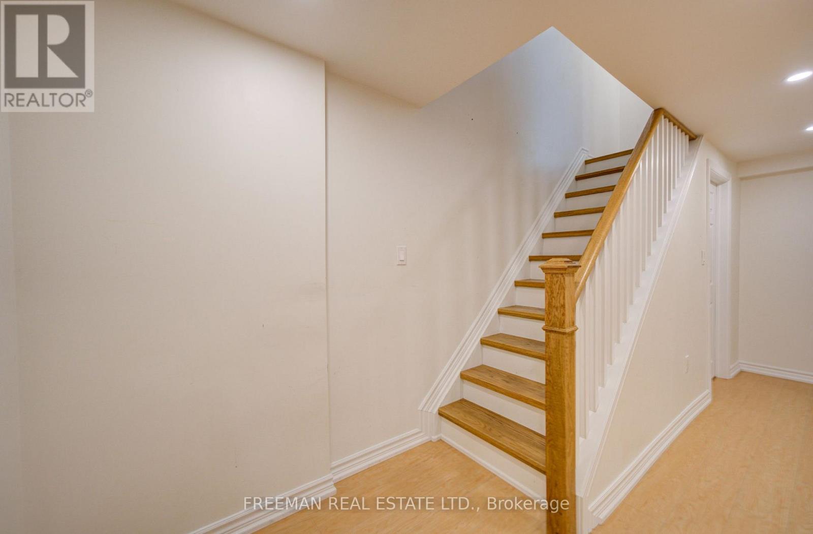 107 BROWNSTONE CIRCLE - Image 34
