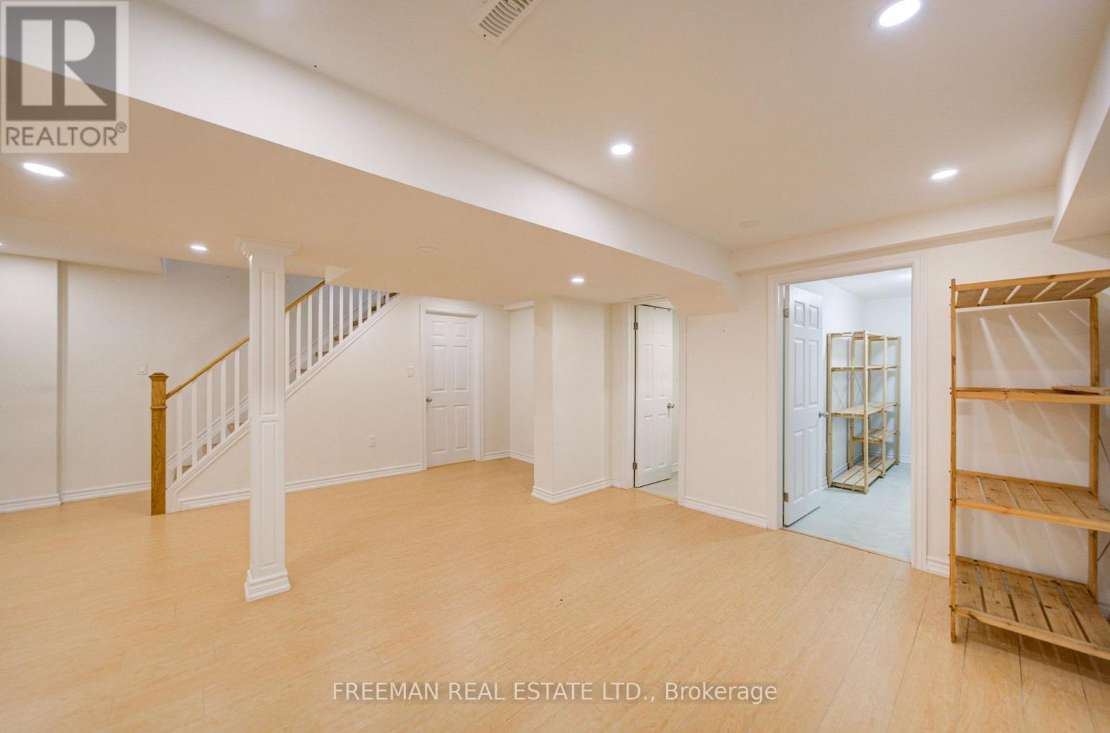 107 BROWNSTONE CIRCLE - Image 39