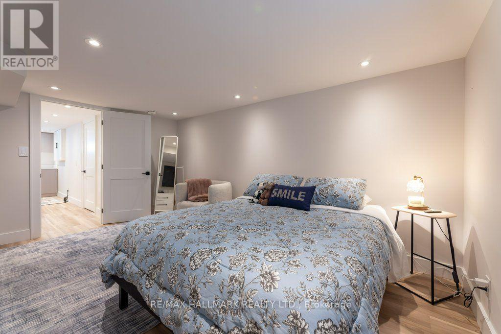 485 EVANS AVENUE - 21