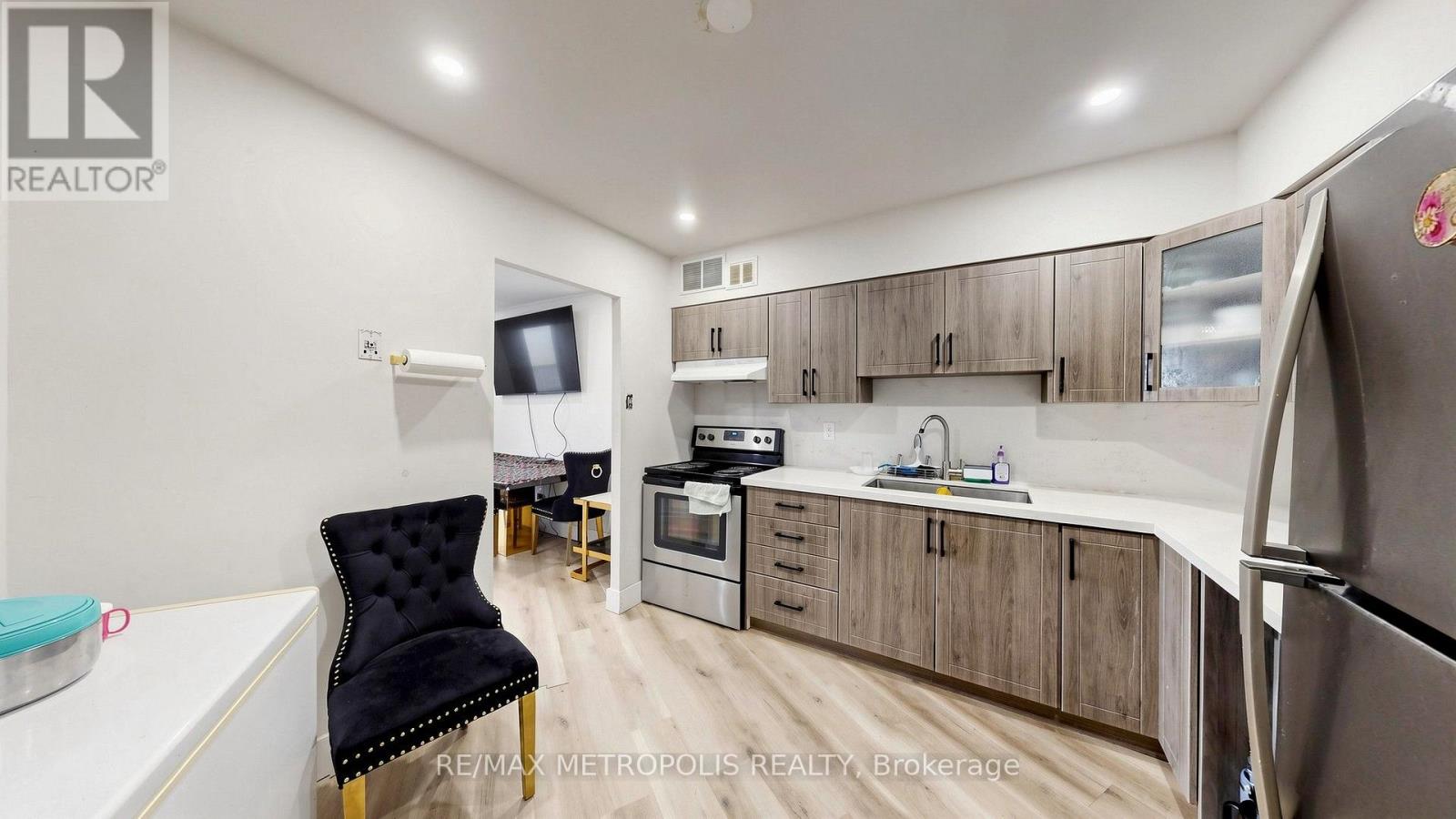 #1006 3555 DERRY ROAD E - 12