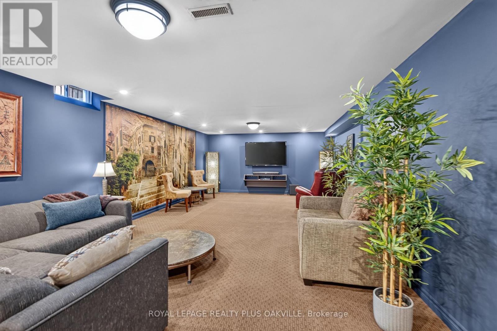 #53 5255 LAKESHORE ROAD - 18