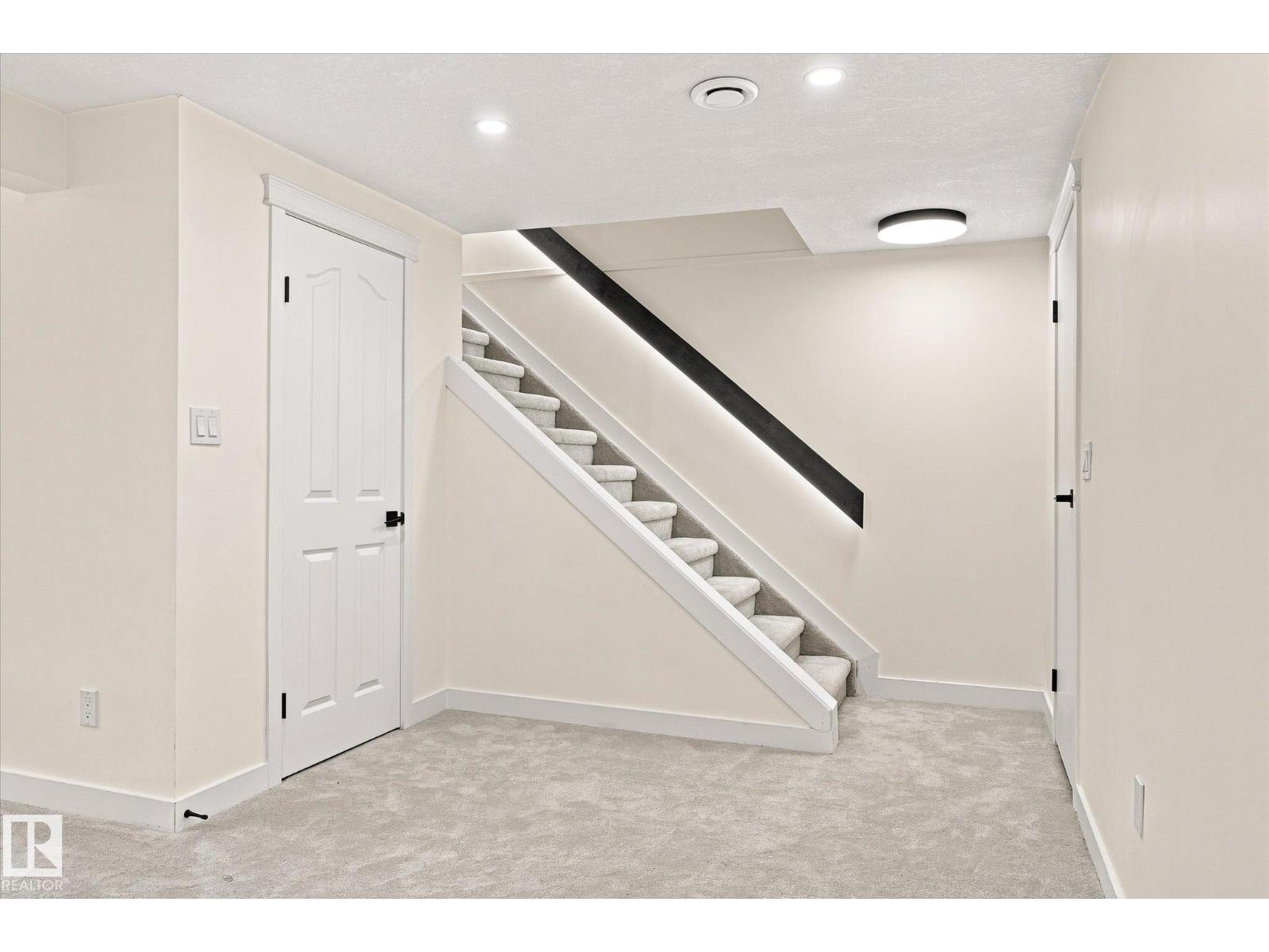 17325 85 AV NW - 32
