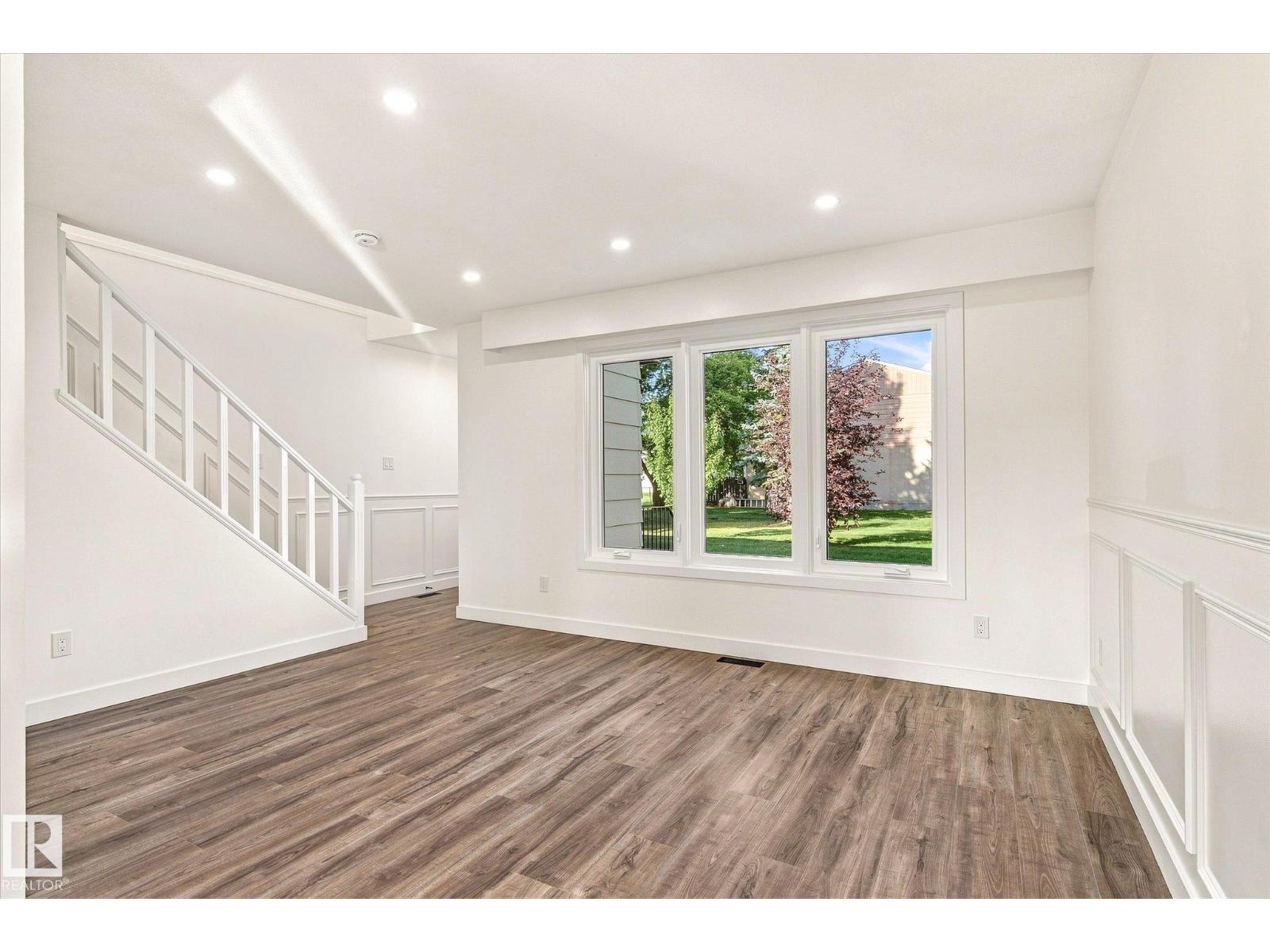 17325 85 AV NW - 4