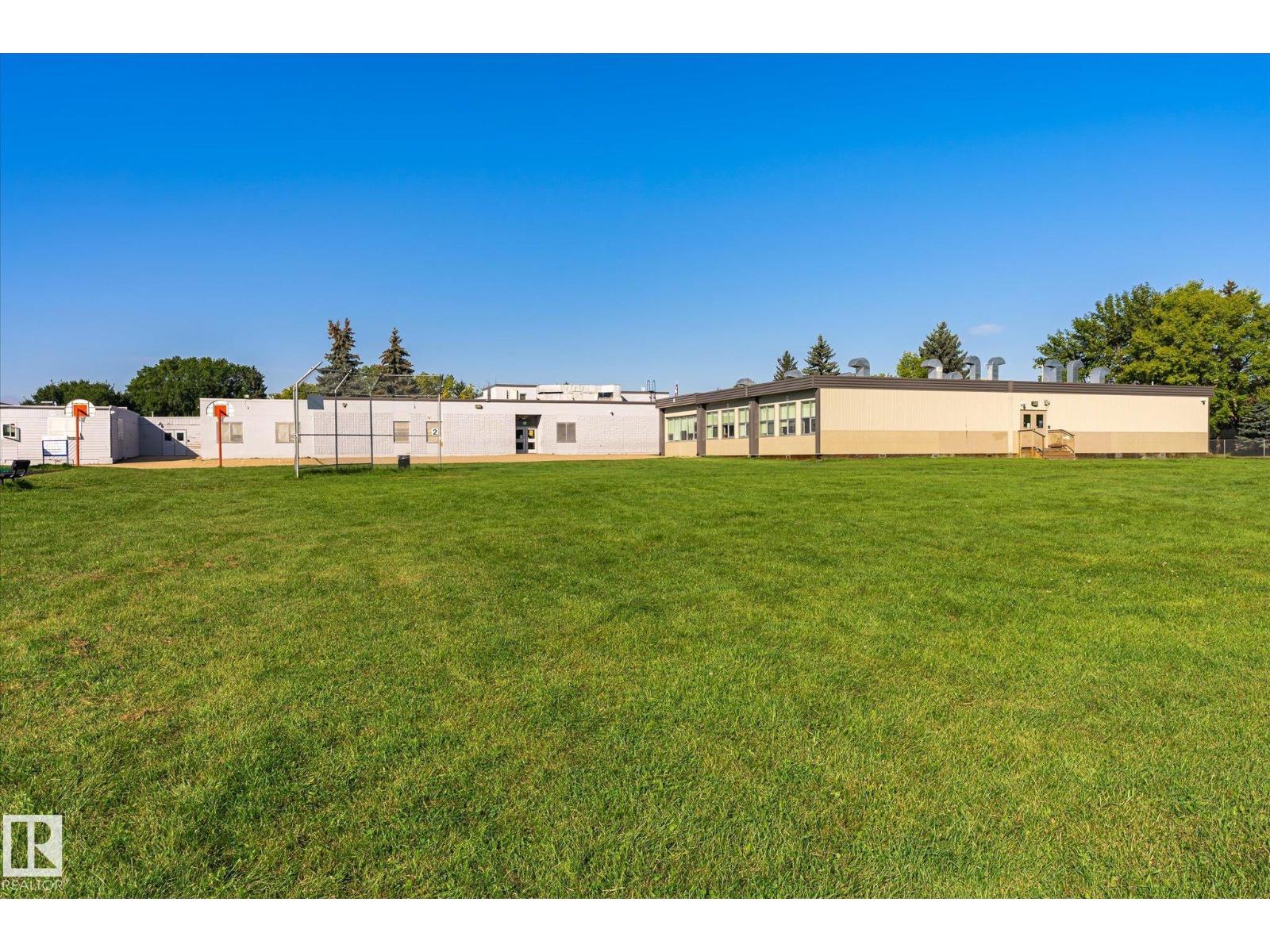 17325 85 AV NW - 46