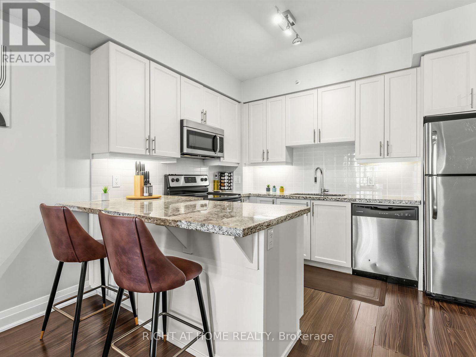 #808 24 WOODSTREAM BOULEVARD - 5