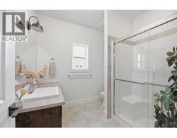 1160 Goldfinch Place, Kelowna, BC V1W5M1 Photo 28