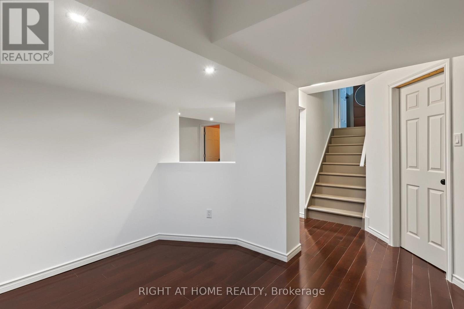 88 SCOTTSDALE DRIVE - 31