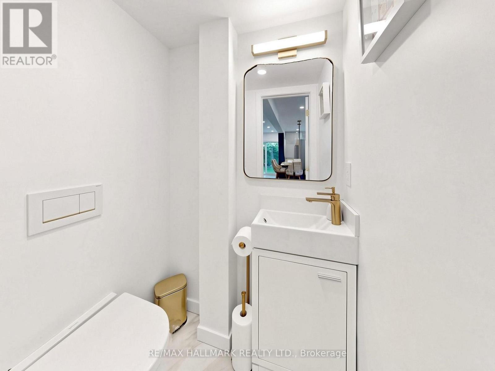 400 HANDLEY CRESCENT - 21