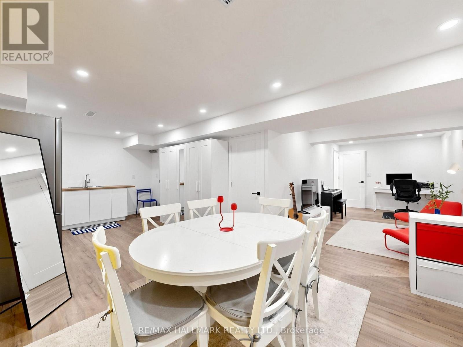 400 HANDLEY CRESCENT - 37