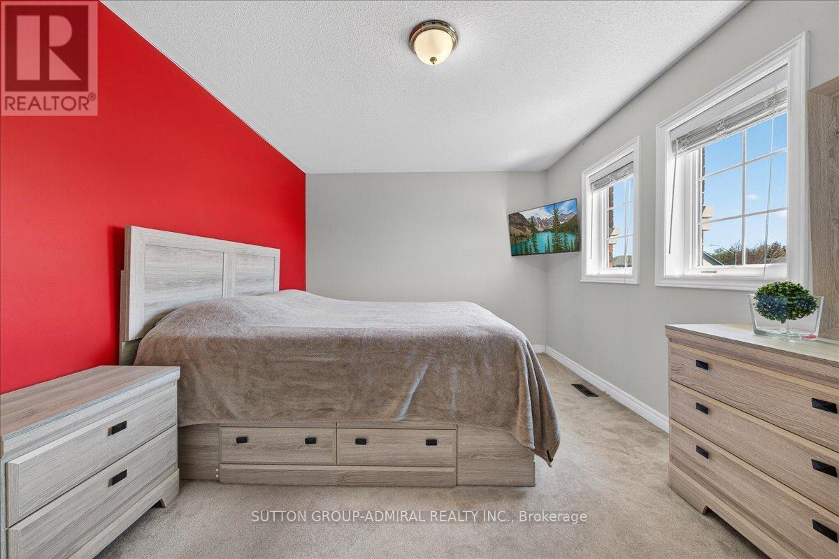6 WHITE CRESCENT - Image 18