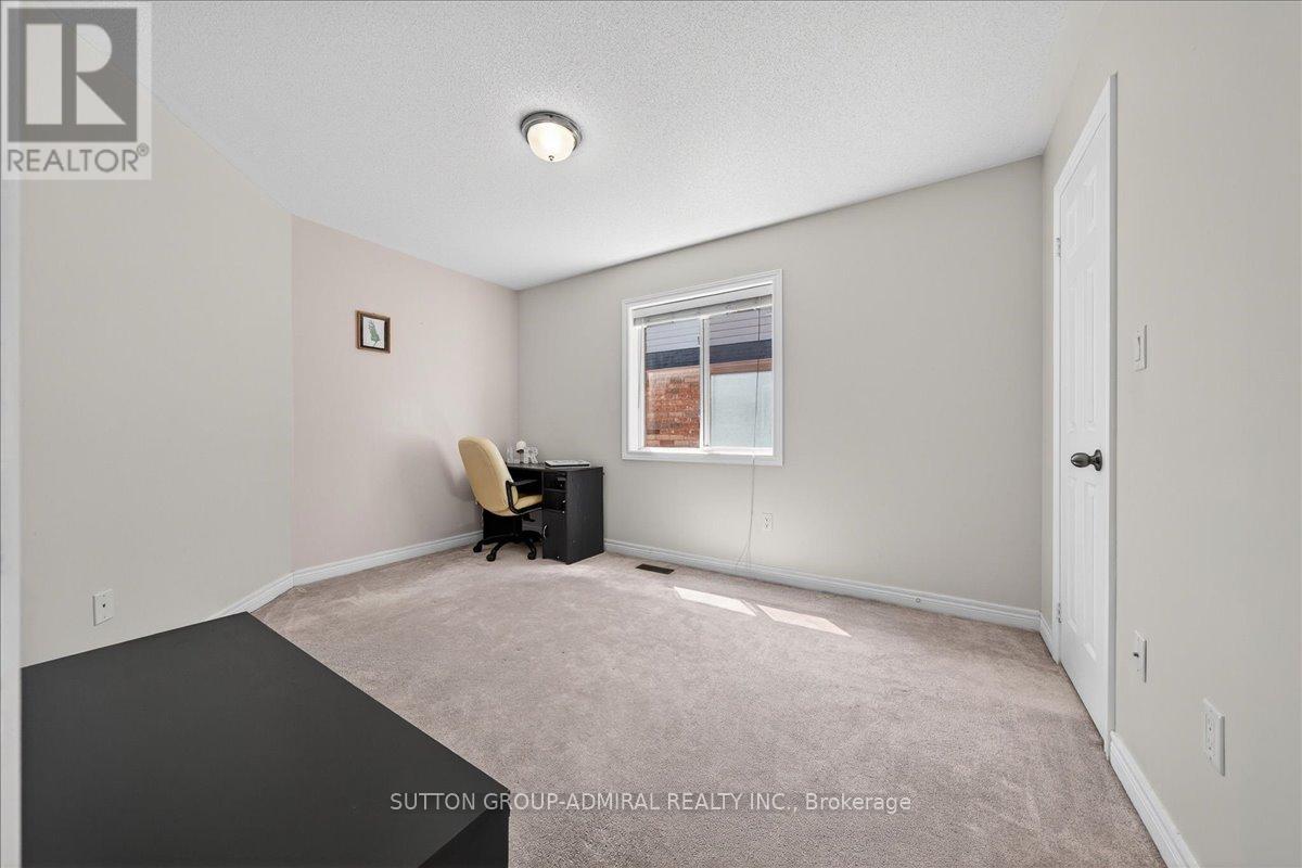 6 WHITE CRESCENT - Image 20