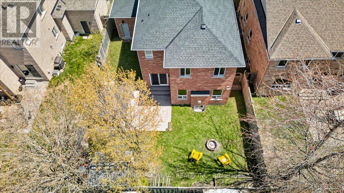 6 WHITE CRESCENT - 36