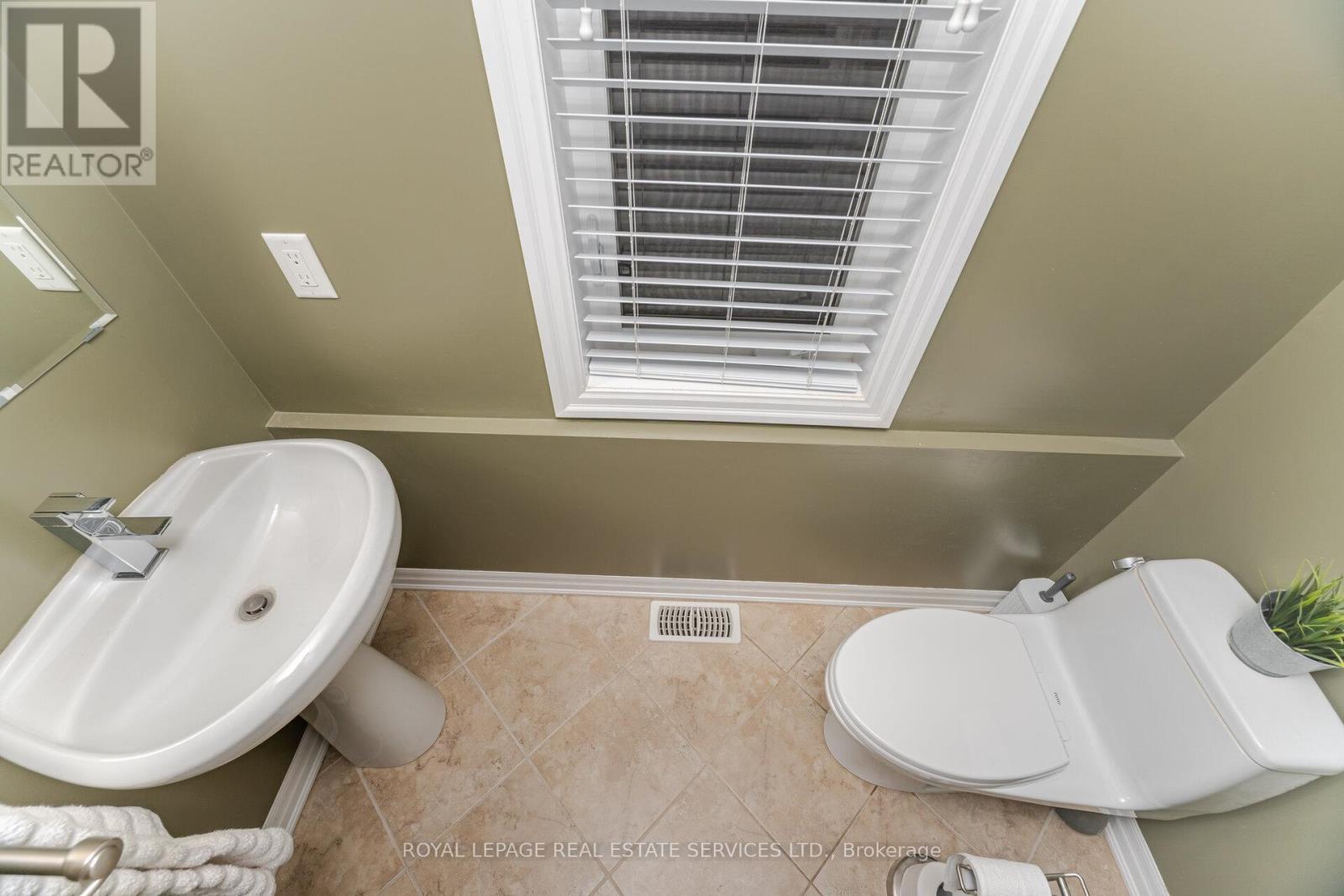 444 COOMBS COURT - 20