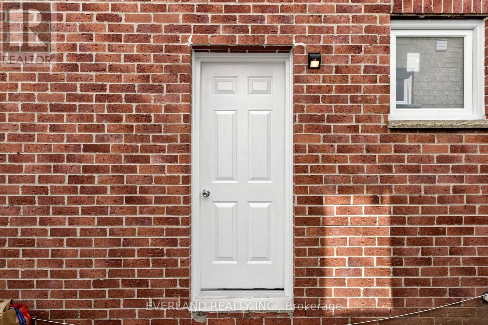5588 HIGHBANK ROAD - 24
