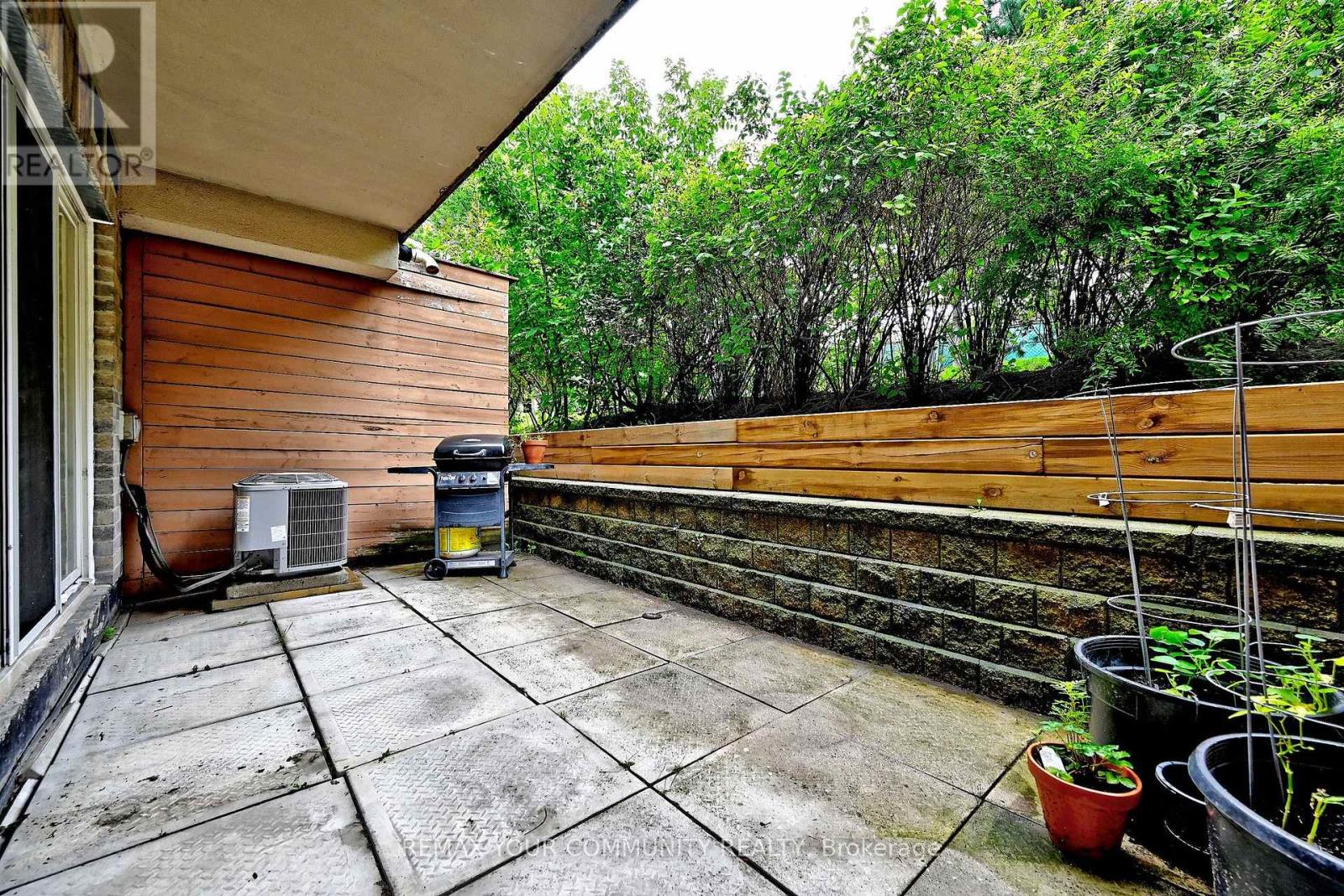 #1047 115 GEORGE APPLETON WAY - Image 32