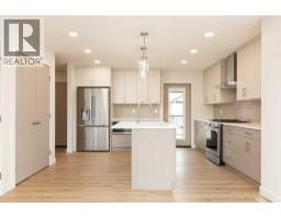 5pc Bathroom - 773 Riverhills Landing W, Lethbridge, AB T1K8H8 Photo 8