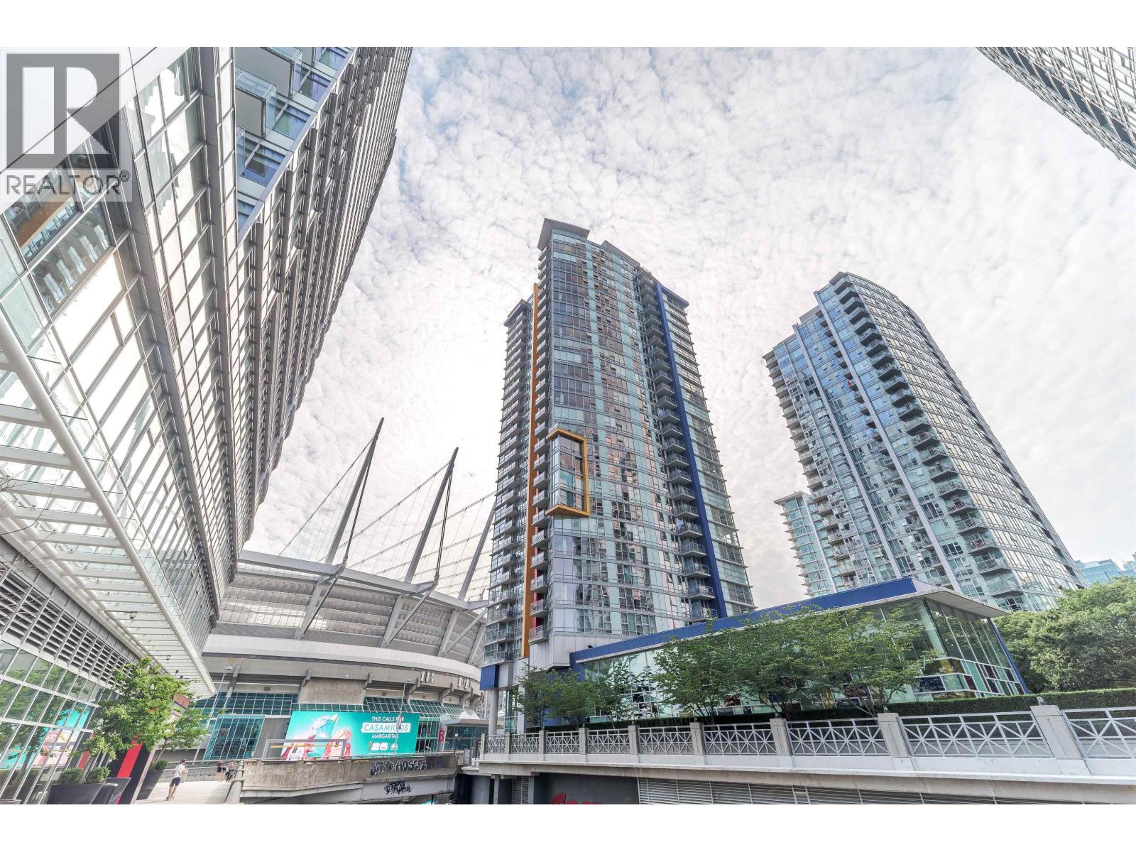 2308 111 W GEORGIA STREET, Vancouver — photo 1