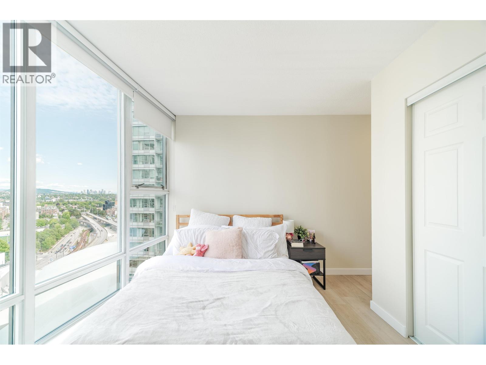 Photo of 2308 111 W GEORGIA STREET 19