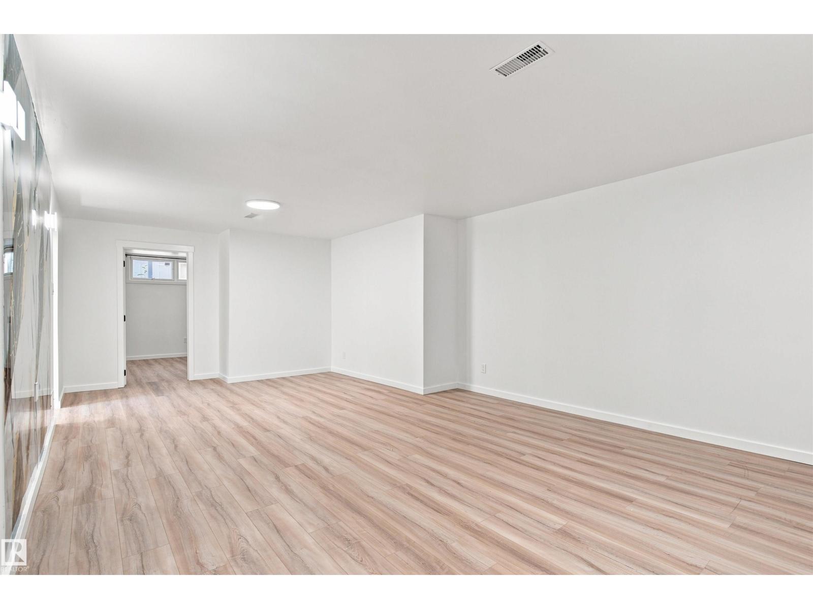 4021 117 AVe AV NW - 21