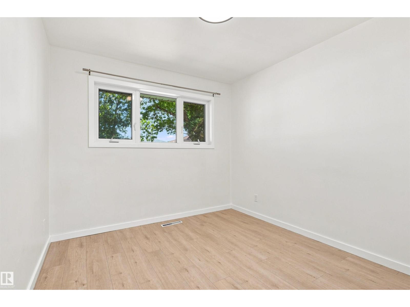 4021 117 AVe AV NW - 10