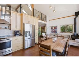 9340 Stephens Way, Halfmoon Bay, BC V7Z1G9 Photo 13